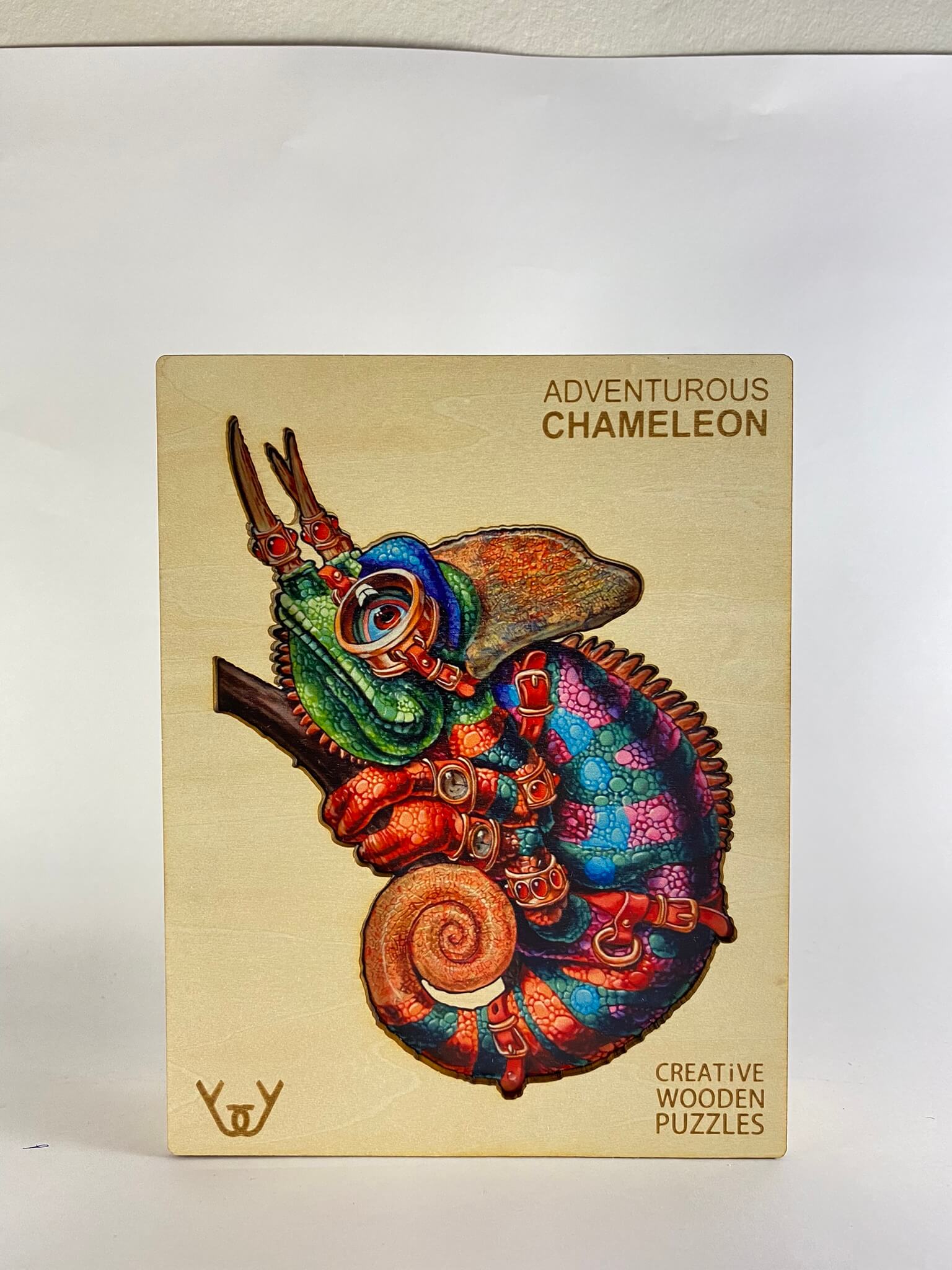 Dřevěné puzzle – Adventurous Chameleon